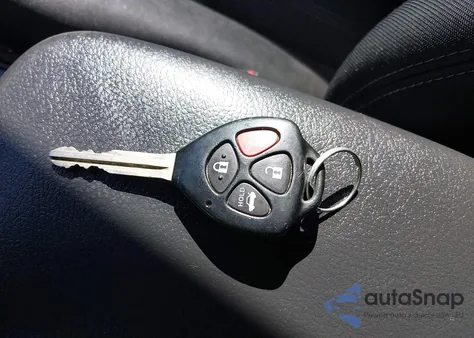 2013 Toyota Corolla S z USA, uszkodzony, nr VIN 2T1BU4EE0DC028305